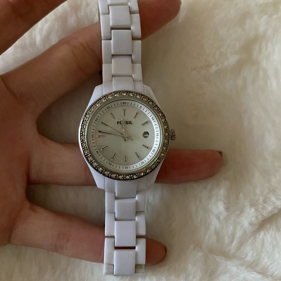Fossil White Watch - fits small wrist - Picture 2 of 5
